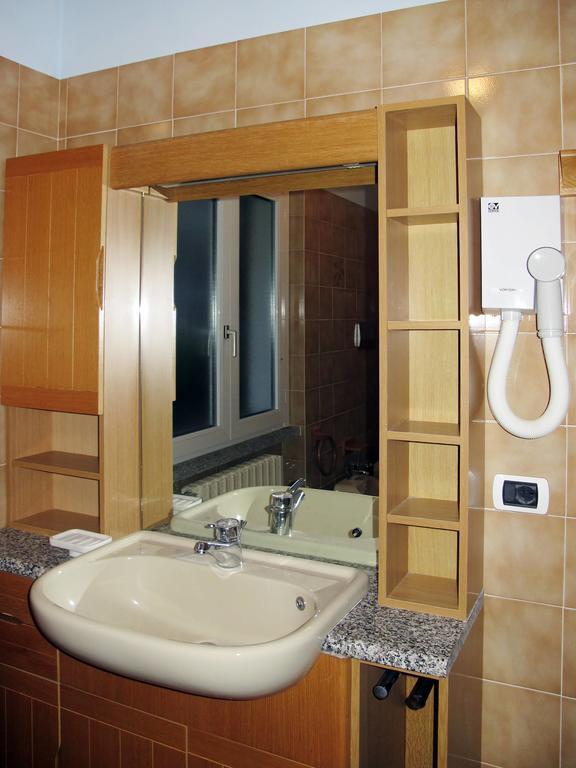 Residence Casa Rosa Gera Lario Exterior foto